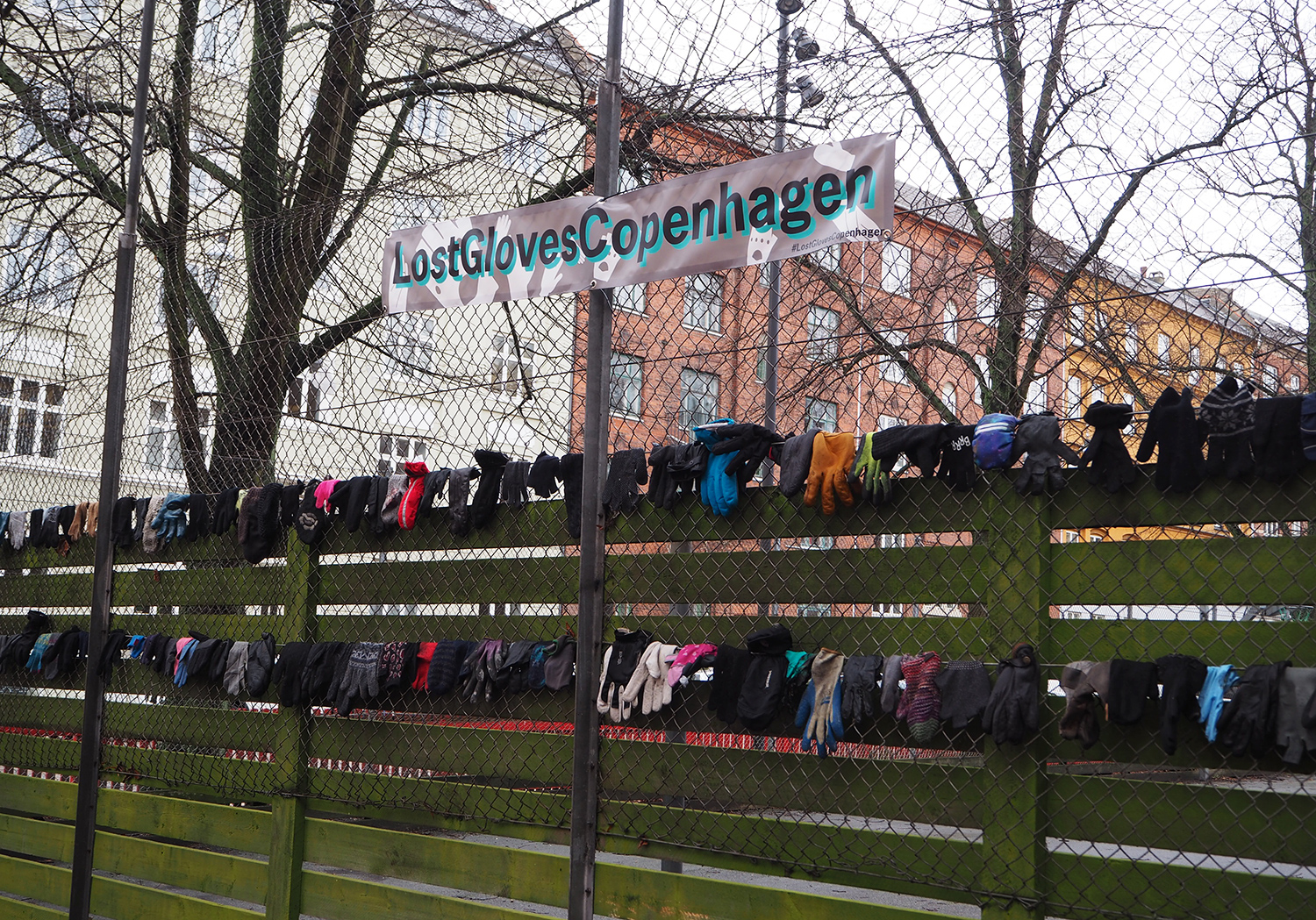 Lost_gloves_Copenhagen_Norrebro_Parasta_matkalla_blogi